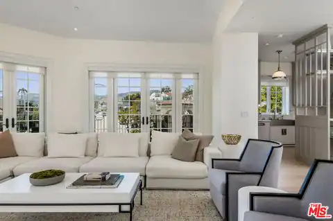 15225 Palisades Village Ln #205, Pacific Palisades, CA 90272 — photo 5