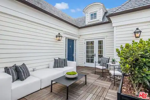 15225 Palisades Village Ln #206, Pacific Palisades, CA 90272 — photo 2