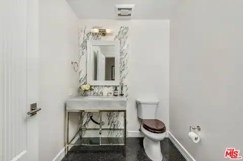 15225 Palisades Village Ln #206, Pacific Palisades, CA 90272 — photo 37