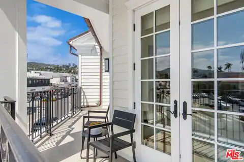 15225 Palisades Village Ln #206, Pacific Palisades, CA 90272 — photo 9