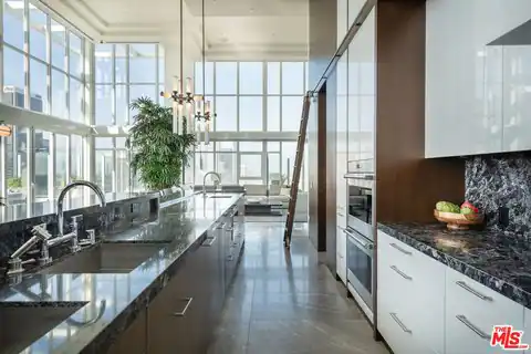 825 S Hill St #Penthouse, Los Angeles, CA 90014 — photo 17
