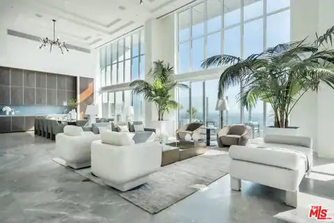 825 S Hill St #Penthouse, Los Angeles, CA 90014 — photo 2