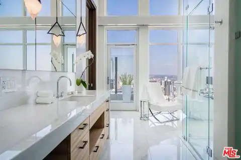 825 S Hill St #Penthouse, Los Angeles, CA 90014 — photo 32
