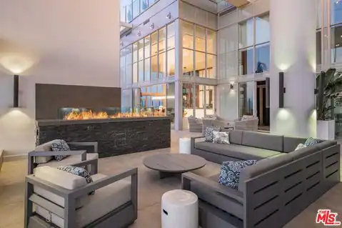 825 S Hill St #Penthouse, Los Angeles, CA 90014 — photo 41