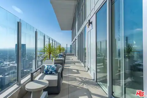 825 S Hill St #Penthouse, Los Angeles, CA 90014 — photo 48