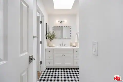 100 S Catalina Ave #A, Redondo Beach, CA 90277 — photo 16