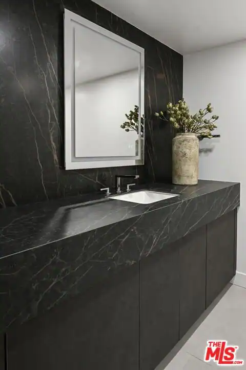 333 N Palm Dr #104, Beverly Hills, CA 90210 — photo 11