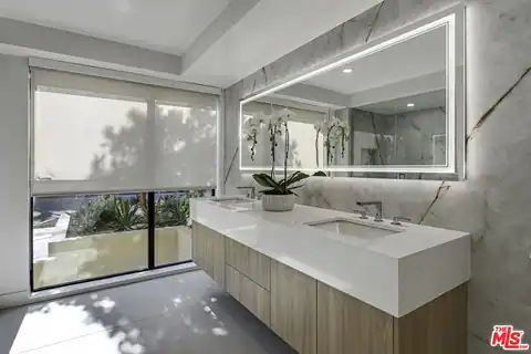 333 N Palm Dr #104, Beverly Hills, CA 90210 — photo 8