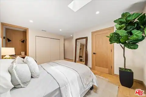 14537 Hesby St, Sherman Oaks, CA 91403 — photo 21