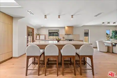 14537 Hesby St, Sherman Oaks, CA 91403 — photo 9