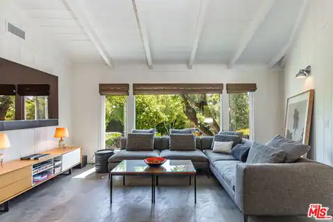 28901 Boniface Dr, Malibu, CA 90265 — photo 11