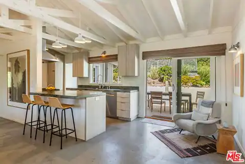 28901 Boniface Dr, Malibu, CA 90265 — photo 16