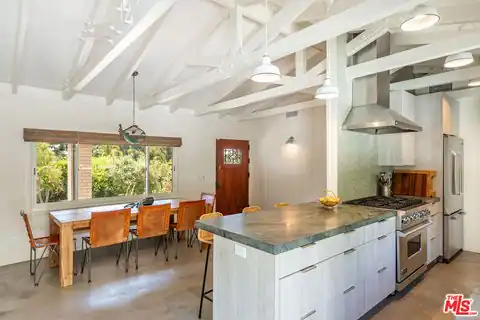 28901 Boniface Dr, Malibu, CA 90265 — photo 17