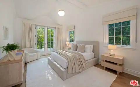 491 N Tigertail Rd, Los Angeles, CA 90049 — photo 21