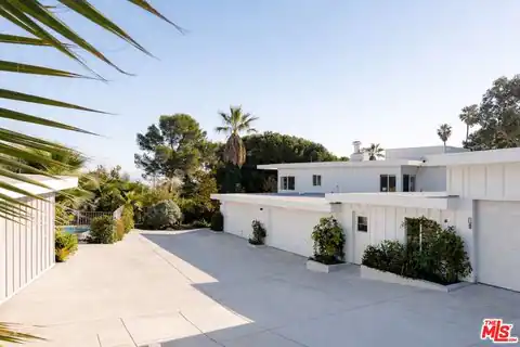 6467 Sycamore Meadows Dr, Malibu, CA 90265 — photo 10