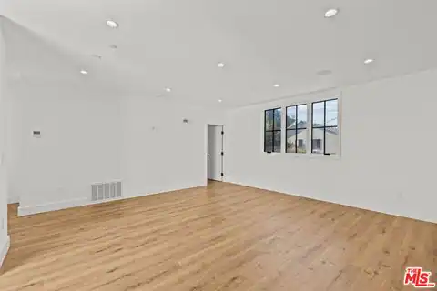 5540 Tova Rd, Sherman Oaks, CA 91411 — photo 11