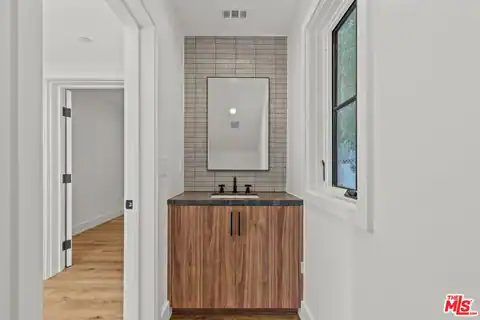5540 Tova Rd, Sherman Oaks, CA 91411 — photo 12