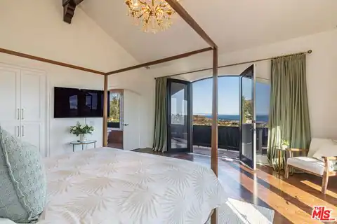 3453 Coast View Dr, Malibu, CA 90265 — photo 15