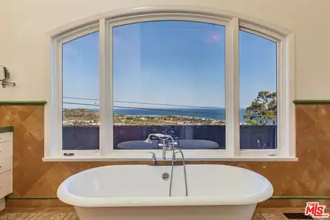 3453 Coast View Dr, Malibu, CA 90265 — photo 19