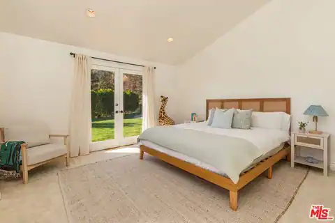 3453 Coast View Dr, Malibu, CA 90265 — photo 22