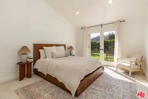 3453 Coast View Dr, Malibu, CA 90265 — photo 24