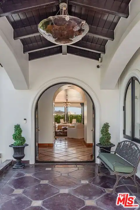 3453 Coast View Dr, Malibu, CA 90265 — photo 4