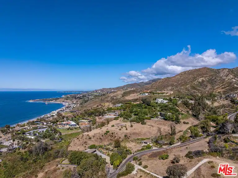 Carbon Mesa Rd, Malibu, CA 90265