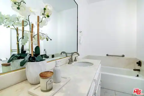 1101 Rexford Dr #302, Los Angeles, CA 90035 — photo 16