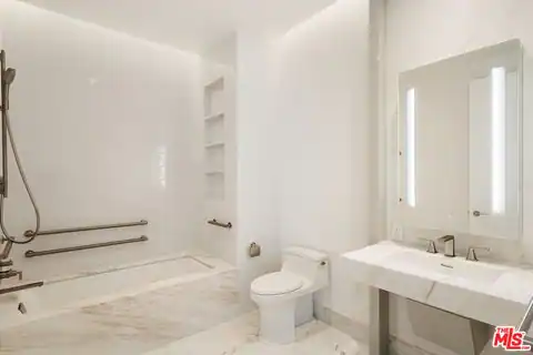 1000 W 8th St #5801, Los Angeles, CA 90017 — photo 25