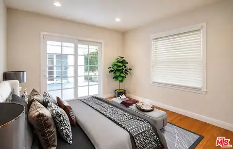 2201 Coldwater Canyon Dr, Beverly Hills, CA 90210 — photo 10
