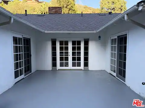 2201 Coldwater Canyon Dr, Beverly Hills, CA 90210 — photo 20