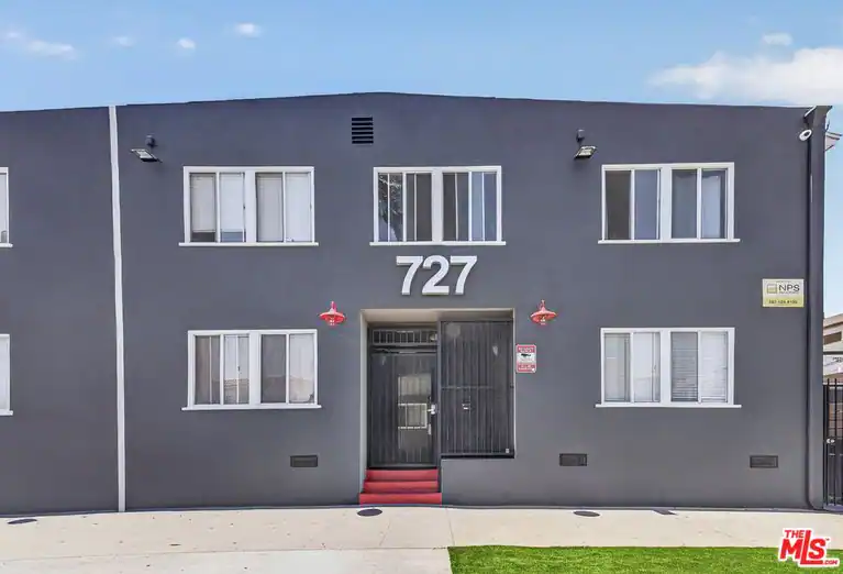 727 Olive Ave, Long Beach, CA 90813