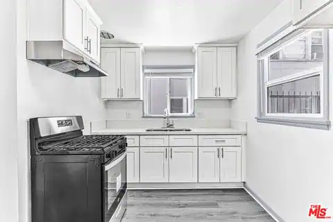727 Olive Ave, Long Beach, CA 90813 — photo 17