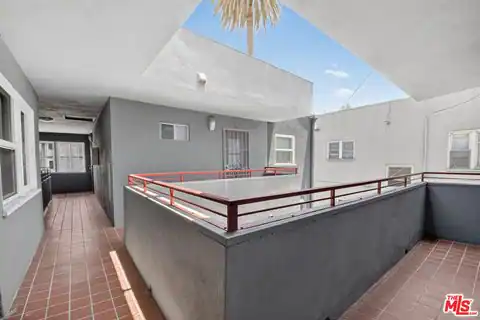 727 Olive Ave, Long Beach, CA 90813 — photo 30