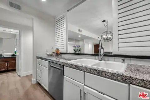 1735 Malcolm Ave #H, Los Angeles, CA 90024 — photo 11
