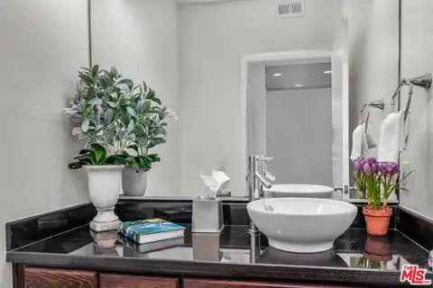 1735 Malcolm Ave #H, Los Angeles, CA 90024 — photo 12