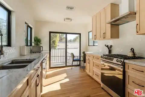 2060 High Tower Dr, Los Angeles, CA 90068 — photo 15