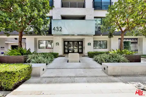 432 N Oakhurst Dr #402, Beverly Hills, CA 90210 — photo 2