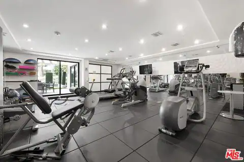 432 N Oakhurst Dr #402, Beverly Hills, CA 90210 — photo 4