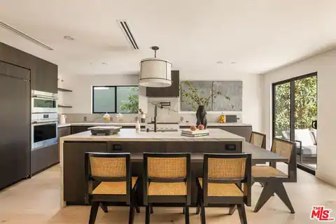 922 West Knoll Dr, West Hollywood, CA 90069 — photo 17
