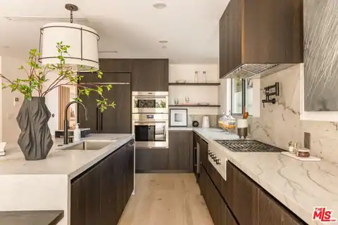 922 West Knoll Dr, West Hollywood, CA 90069 — photo 18