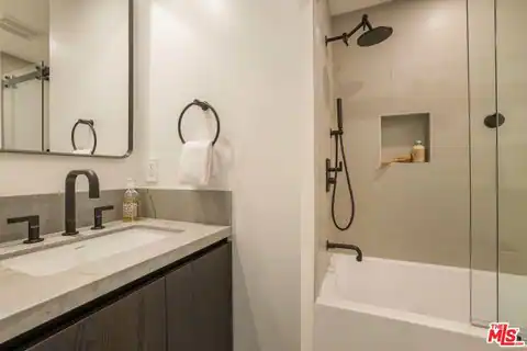 922 West Knoll Dr, West Hollywood, CA 90069 — photo 37