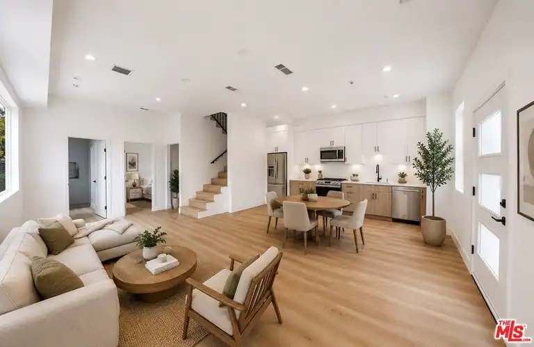 11223 Tiara St, North Hollywood, CA 91601