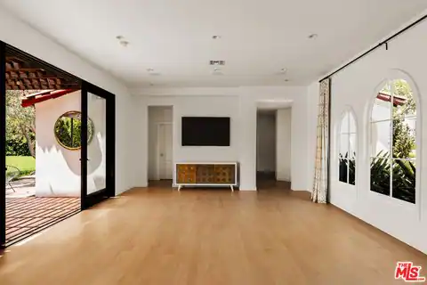 647 Toyopa Dr, Pacific Palisades, CA 90272 — photo 12