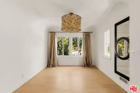 647 Toyopa Dr, Pacific Palisades, CA 90272 — photo 13