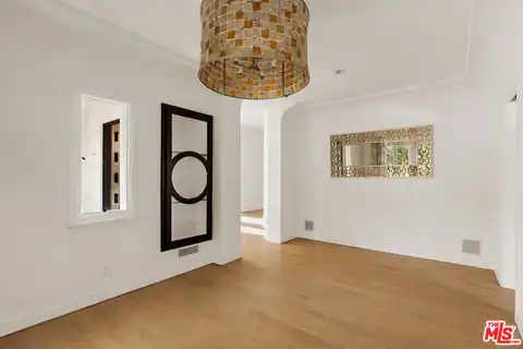 647 Toyopa Dr, Pacific Palisades, CA 90272 — photo 14