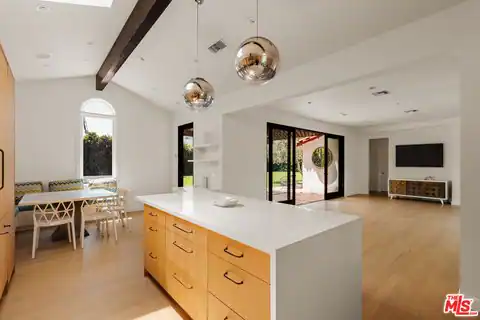 647 Toyopa Dr, Pacific Palisades, CA 90272 — photo 8