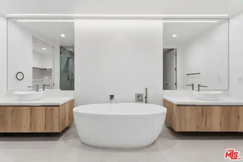 725 N Croft Ave #103, Los Angeles, CA 90069 — photo 23