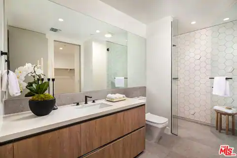 725 N Croft Ave #103, Los Angeles, CA 90069 — photo 35