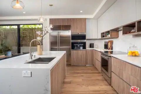725 N Croft Ave #103, Los Angeles, CA 90069 — photo 36
